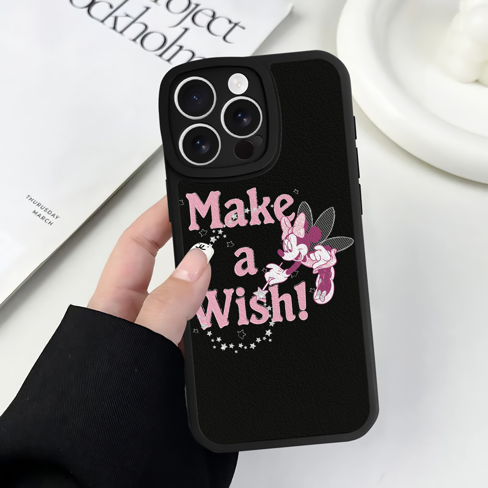 （画像用） ミッキーマウス Mickey Mouse 【iPhone 16シリーズ対応】シリコンスマホケース（レザー調） 材質：シリコン